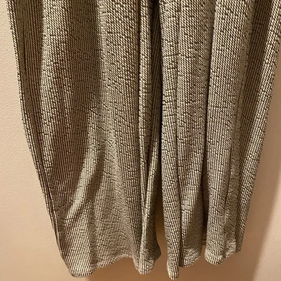 Wide leg jumpsuit/overalls - Picture 2 of 11